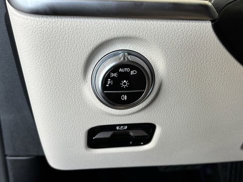 Certified 2025 Mercedes-Benz C 300 Sedan image 17