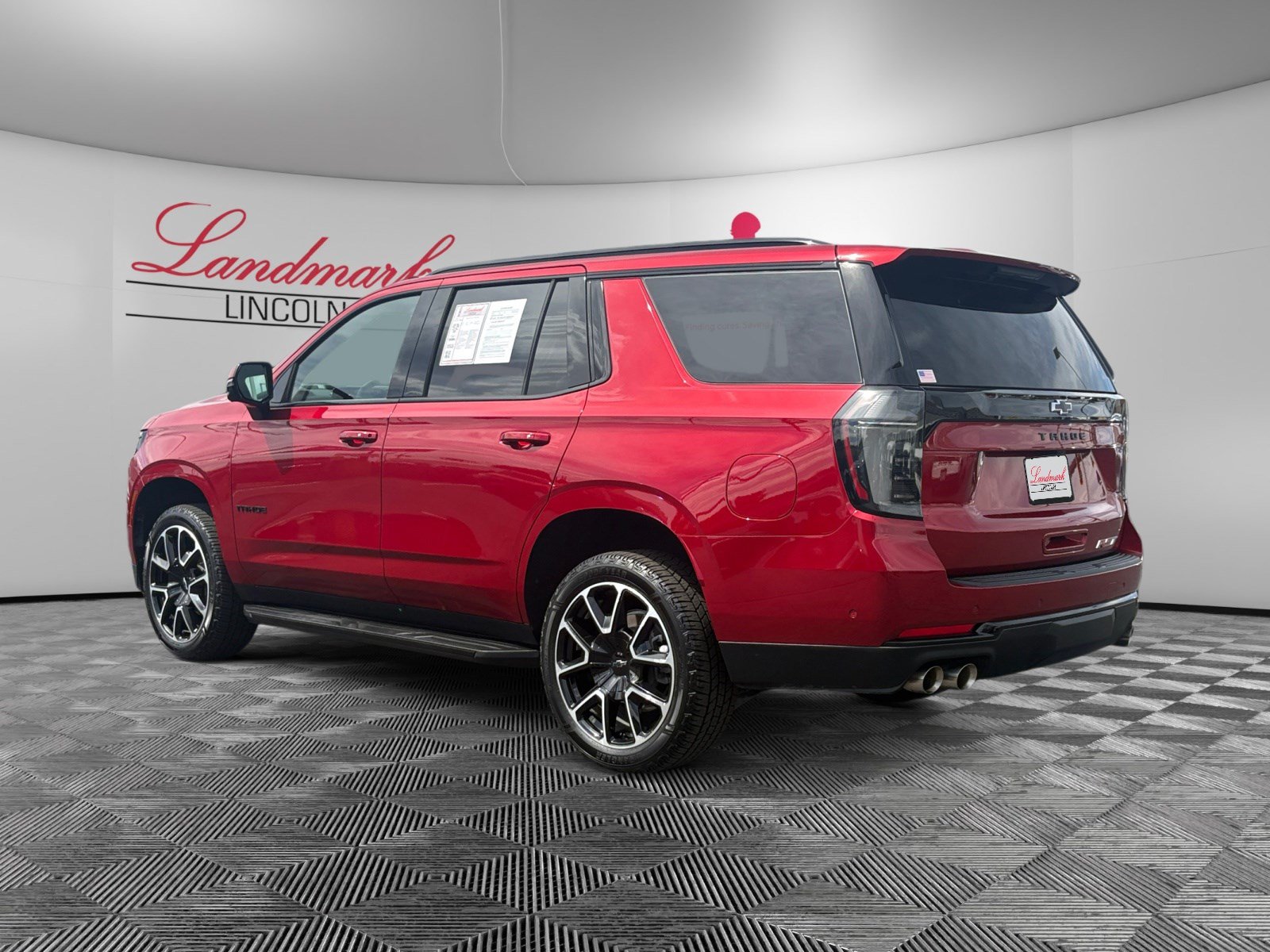 Used 2025 Chevrolet Tahoe RST w/ Comfort Package AWD/4WD image 3