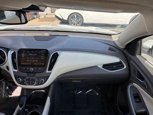 Used 2024 Chevrolet Malibu LT image 35