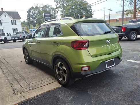 Used 2022 Hyundai Venue SEL image 7