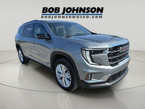 Used 2025 GMC Acadia Elevation w/ Elevation Premium Package AWD/4WD image 3