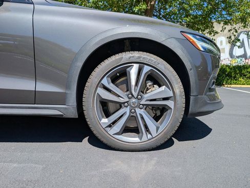 Used 2025 Volvo V60 B5 Cross Country Plus AWD/4WD image 25