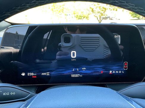 Used 2025 Chevrolet Equinox LT AWD/4WD image 17