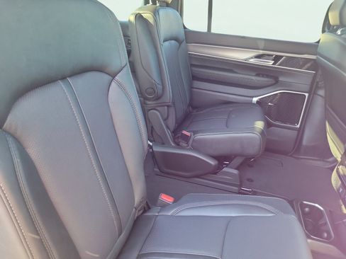 New 2026 Jeep Grand Wagoneer Limited AWD/4WD image 18