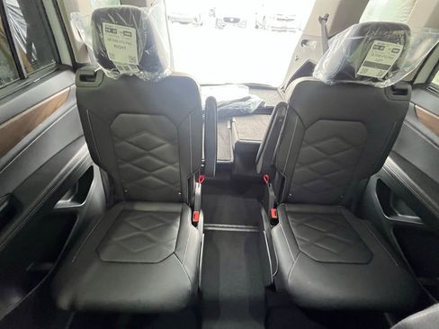 New 2026 Volkswagen Atlas SE image 25