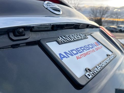 Used 2018 Nissan Sentra SR w/ Premium Package (P02) image 14