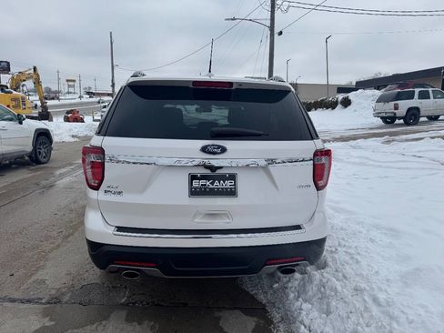Used 2018 Ford Explorer XLT w/ Equipment Group 202A image 4