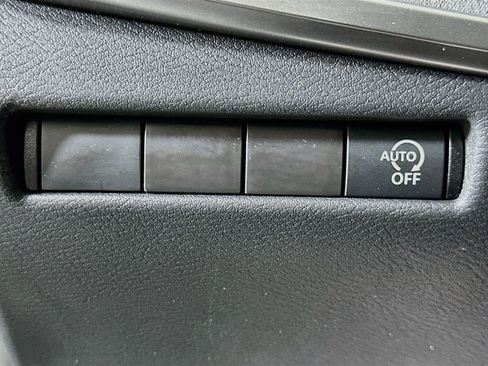 Used 2025 Nissan Kicks SV FWD image 17