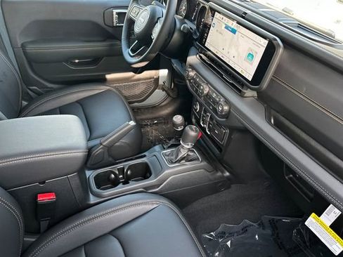 New 2026 Jeep Gladiator Sport AWD/4WD image 14