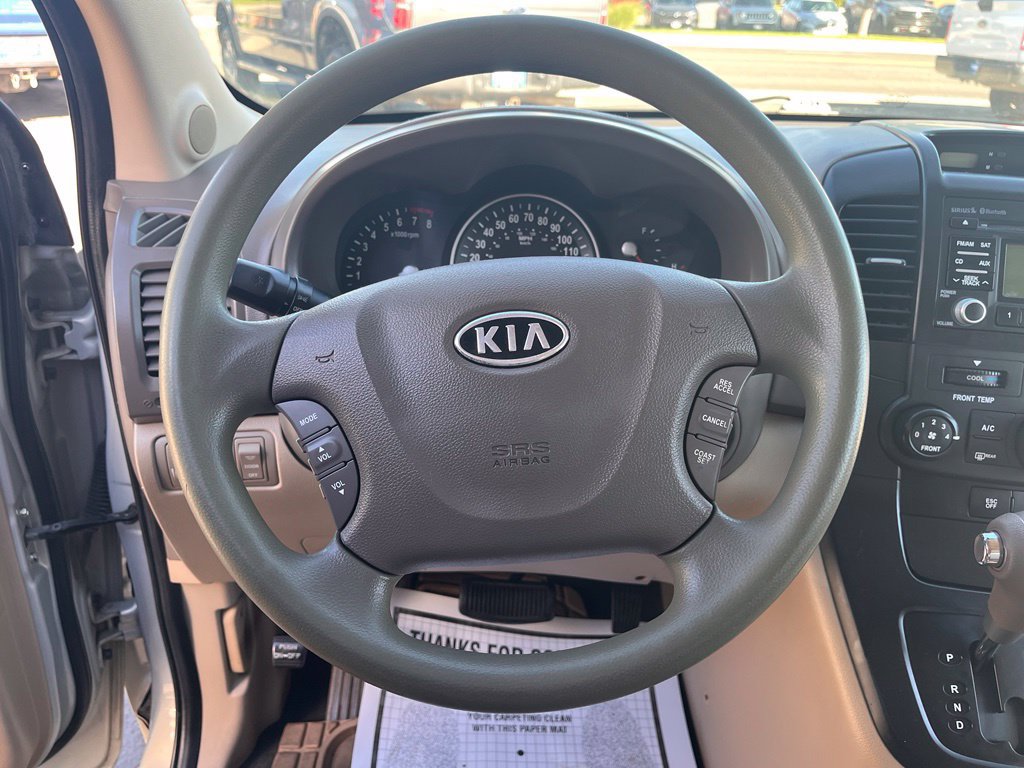 Used 2012 Kia Sedona LX FWD image 16
