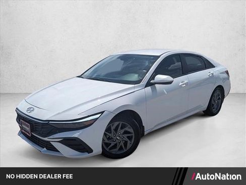 Used 2024 Hyundai Elantra Blue FWD image 1