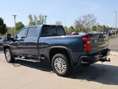 Used 2023 Chevrolet Silverado 2500 High Country w/ Z71 Off-Road Package AWD/4WD image 7