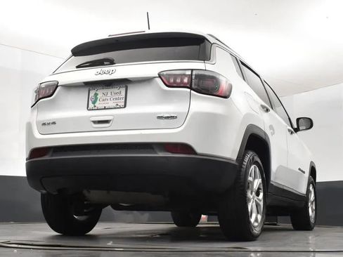 Used 2024 Jeep Compass Latitude AWD/4WD image 13