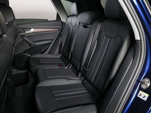 Used 2021 Audi Q5 Prestige w/ Prestige Package image 11