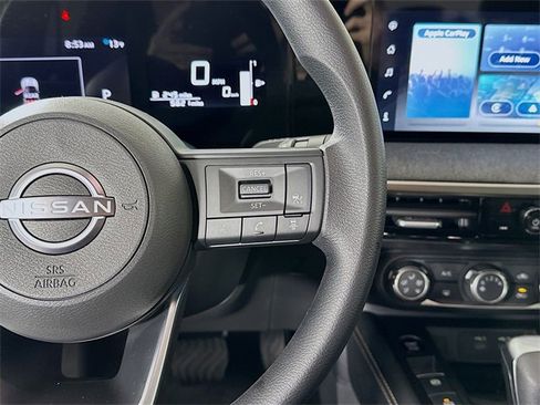 Used 2025 Nissan Kicks SV image 8