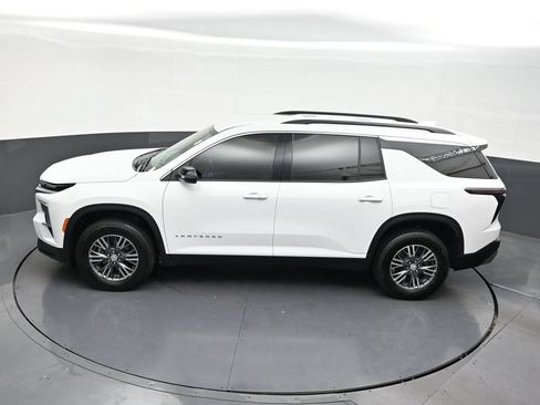 Used 2026 Chevrolet Traverse LT FWD image 18