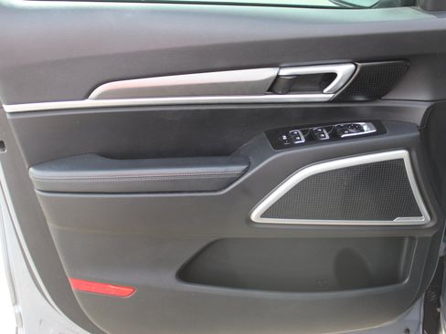 Used 2020 Kia Telluride S w/ S 8 Passenger Seating Package image 11