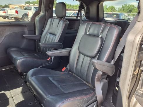 Used 2017 Dodge Grand Caravan GT FWD image 16