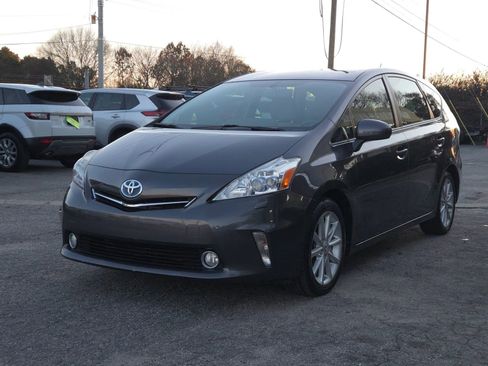 Used 2013 Toyota Prius V Five image 2