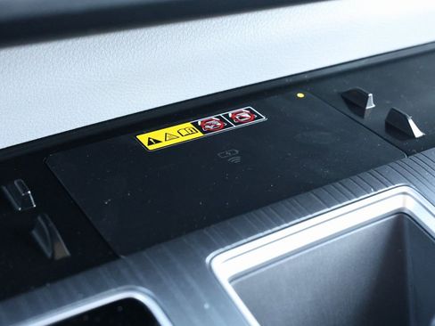 New 2026 Toyota Sienna XLE FWD image 5