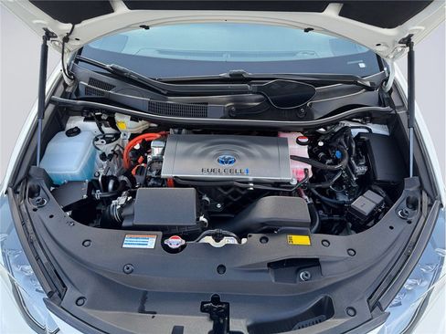 Used 2017 Toyota Mirai image 8