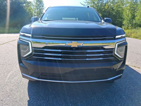 Used 2025 Chevrolet Tahoe LT AWD/4WD image 2