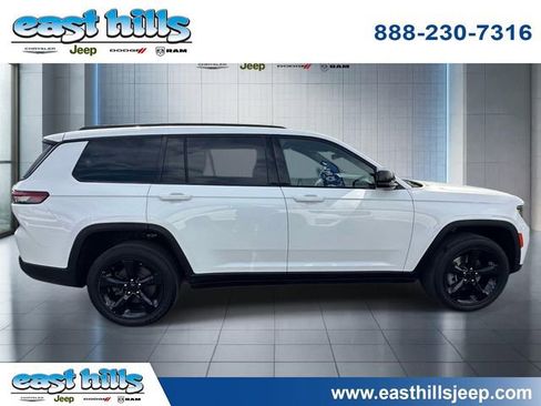 Used 2023 Jeep Grand Cherokee L Laredo AWD/4WD image 2