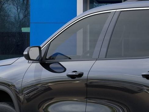 New 2027 Chevrolet Traverse LT FWD image 12