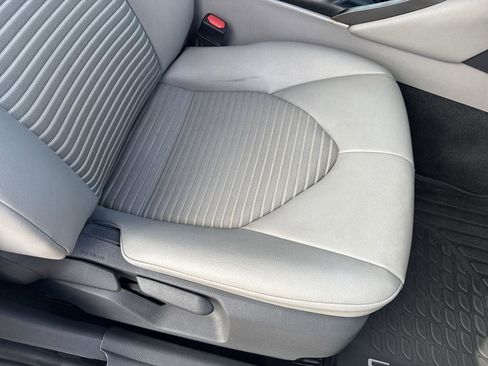 Used 2020 Toyota Camry SE image 22