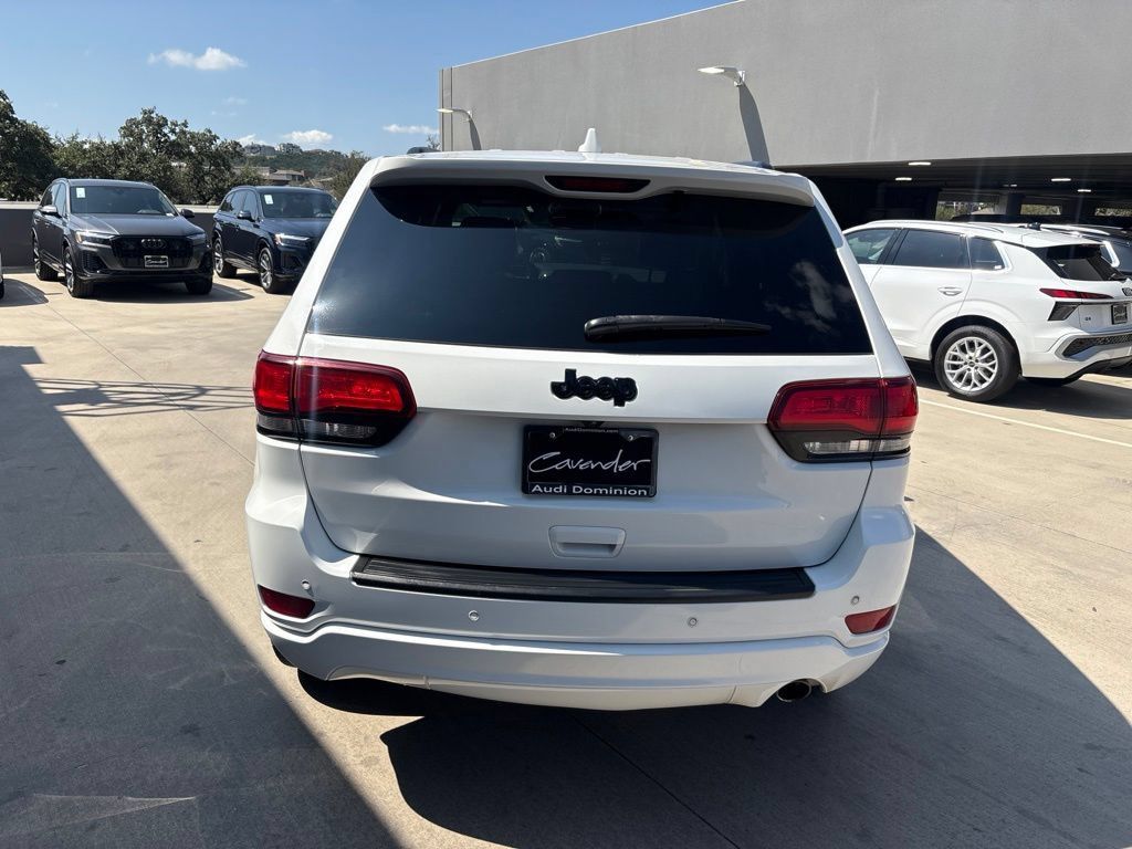 Used 2020 Jeep Grand Cherokee Altitude RWD image 7