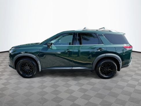 Used 2024 Nissan Pathfinder SL w/ Black Appearance Package AWD/4WD image 9
