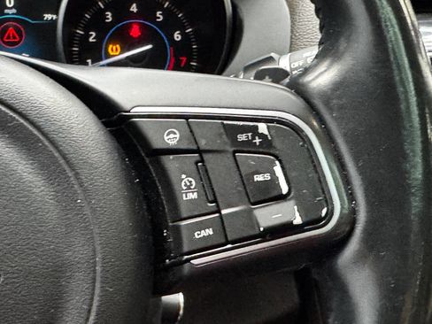 Used 2017 Jaguar F-PACE Prestige image 27