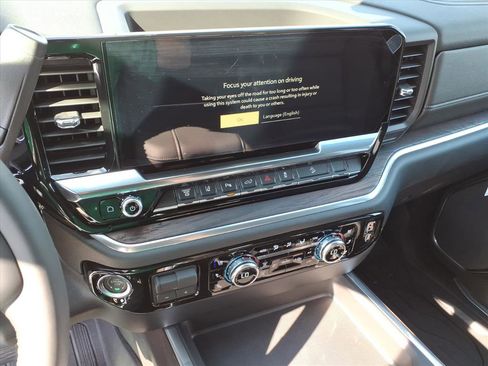 New 2026 GMC Sierra 2500 SLT image 11