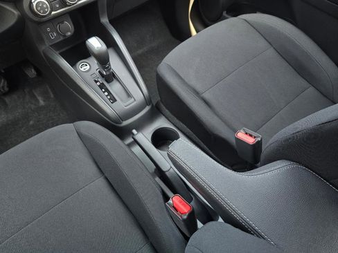 New 2025 Nissan Kicks Play S image 18