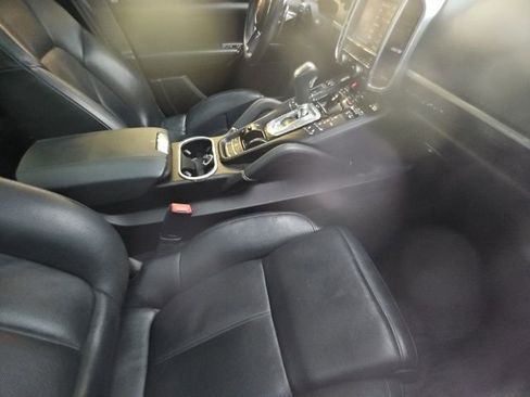 Used 2016 Porsche Cayenne Base image 6