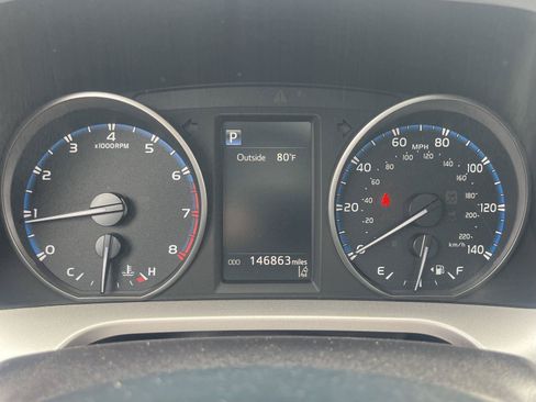 Used 2018 Toyota RAV4 XLE FWD image 5