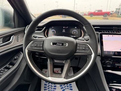 New 2025 Jeep Grand Cherokee L Limited image 14