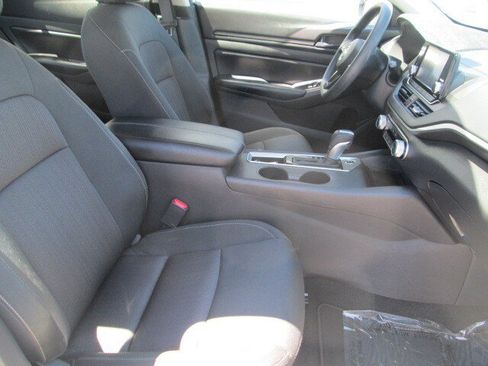 Used 2023 Nissan Altima 2.5 S FWD image 13