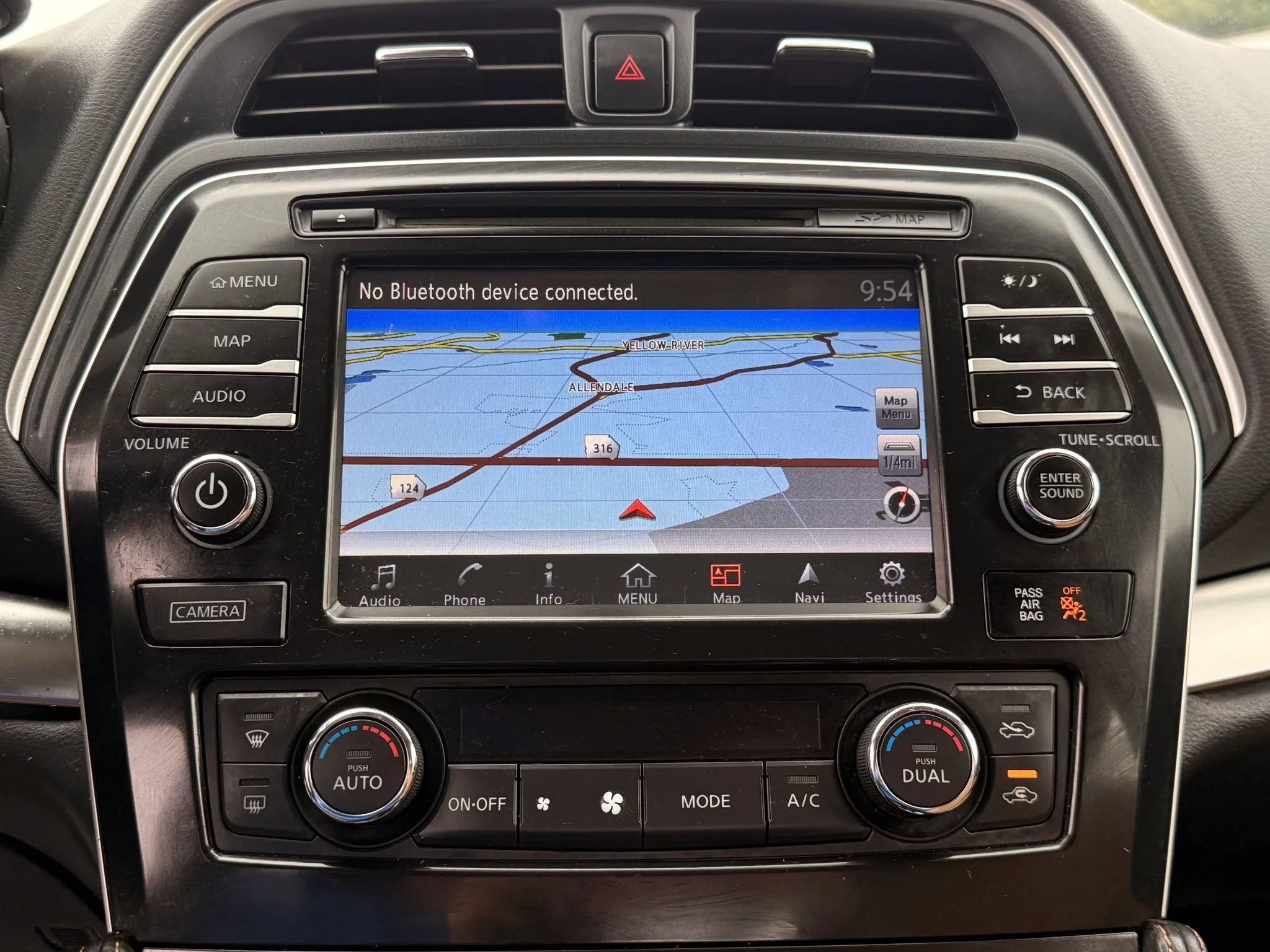 Used 2016 Nissan Maxima SR FWD image 26