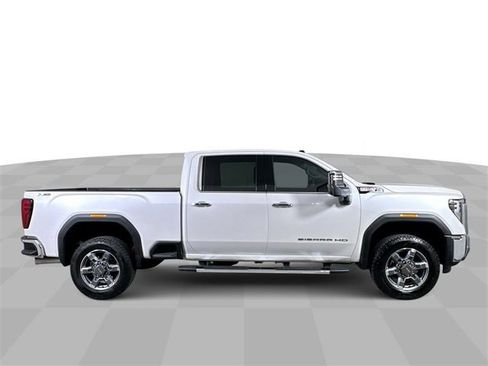 Used 2025 GMC Sierra 2500 SLT w/ SLT Premium Package image 9