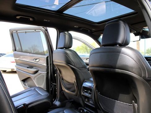 Used 2024 Jeep Grand Cherokee L Limited w/ Luxury Tech Group II AWD/4WD image 67