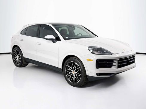 New 2025 Porsche Cayenne Coupe image 7