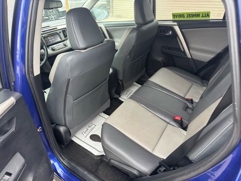 Used 2015 Toyota RAV4 Limited image 9