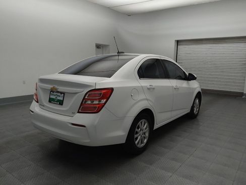 Used 2018 Chevrolet Sonic LT w/ Convenience Package image 9