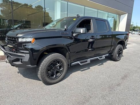 Used 2021 Chevrolet Silverado 1500 LT Trail Boss w/ Convenience Package II AWD/4WD image 2