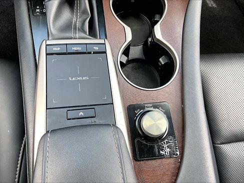 Used 2020 Lexus RX 350L FWD w/ Premium Package image 32