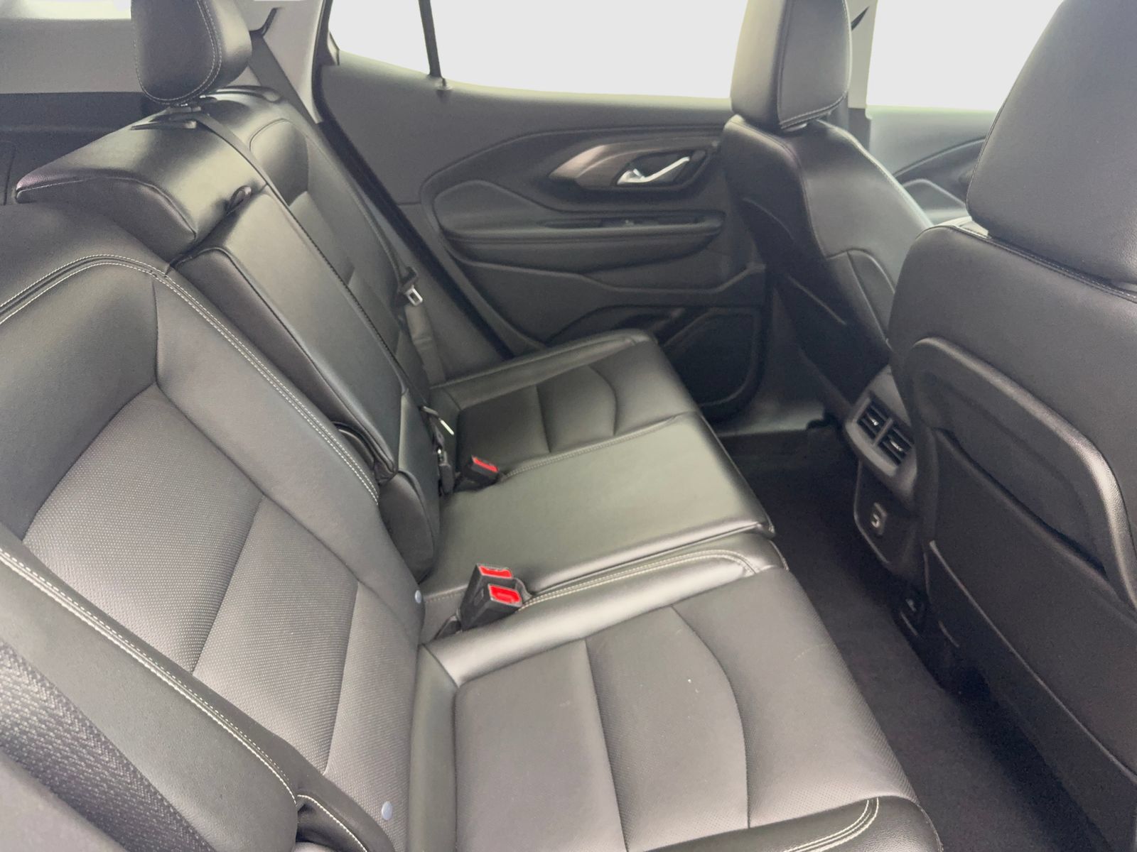 Used 2024 GMC Terrain SLT FWD image 46