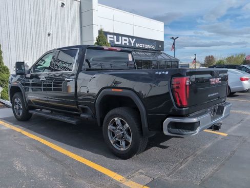 Used 2025 GMC Sierra 2500 SLT w/ SLT Convenience Package AWD/4WD image 3