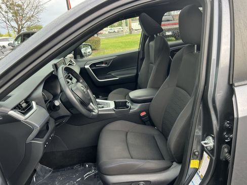 Used 2022 Toyota RAV4 SE w/ Convenience Package AWD/4WD image 13