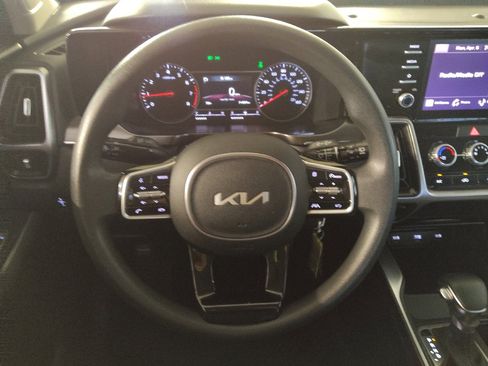 Used 2022 Kia Sorento LX image 22